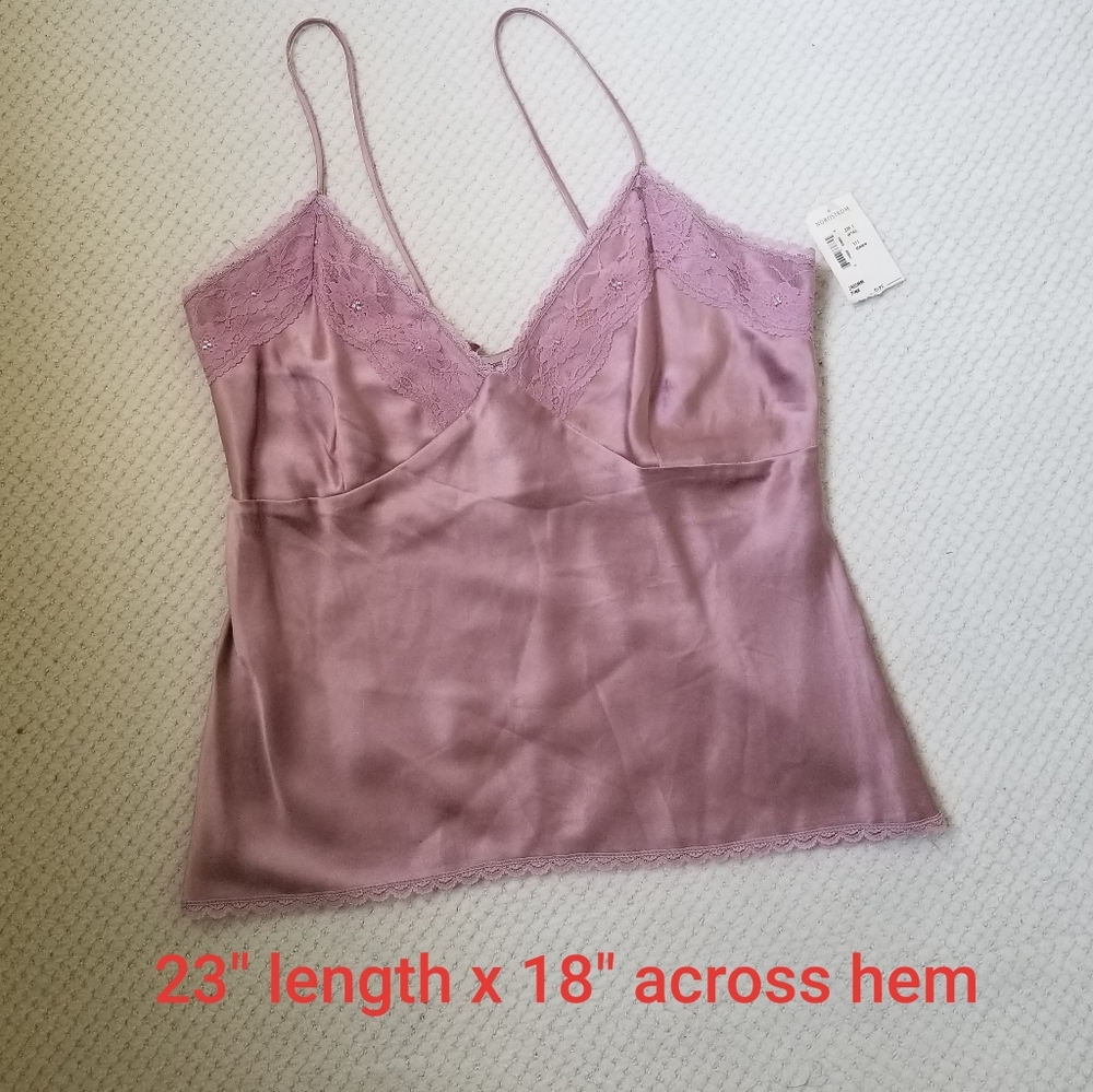 NWT Meghan Noland silk lace top. Size M.